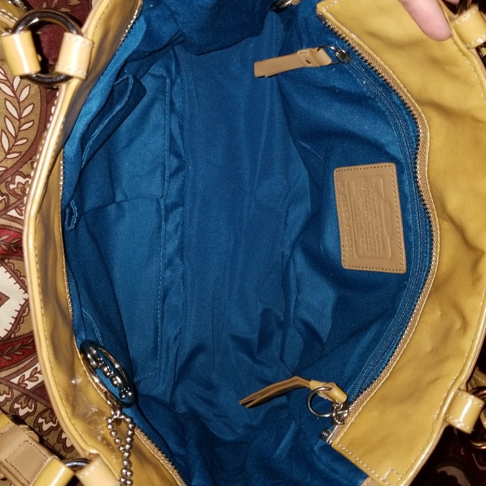 Coach - Picture 5 of 8